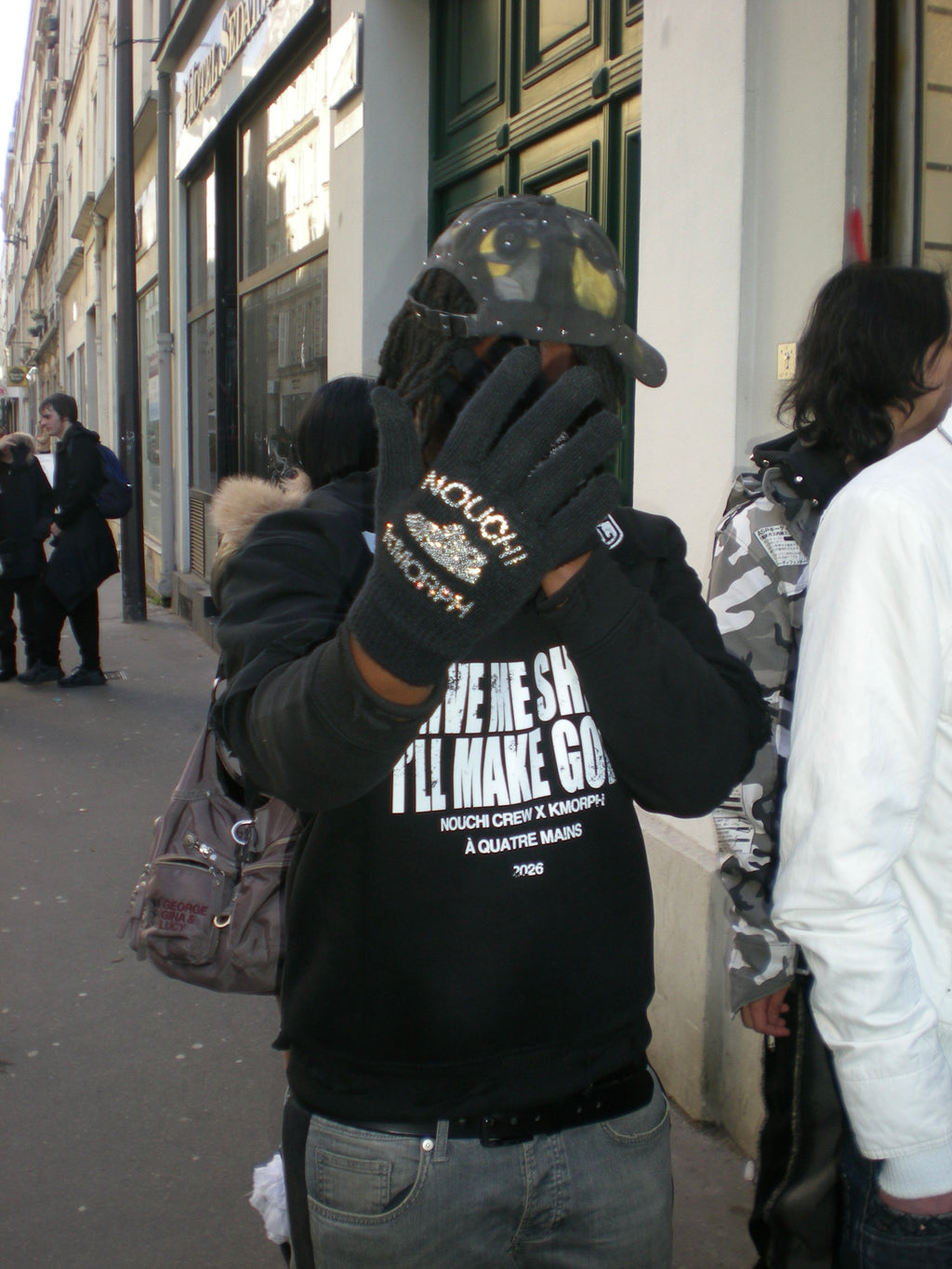 NOUCHI X KMORPH - RHINESTONE TOUCH GLOVE