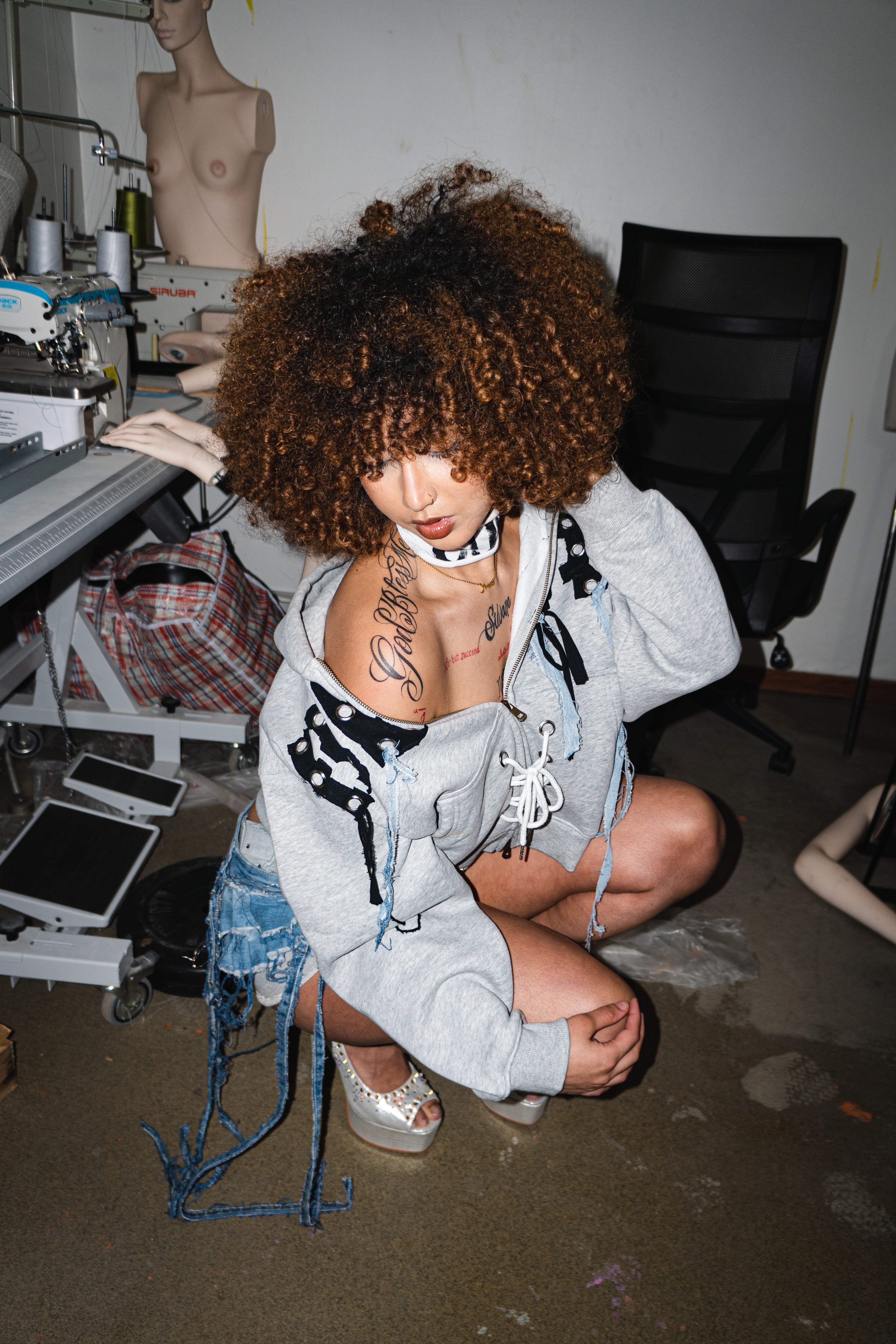 NOUCHI X KMORPH - 1OF1 GREY ZIP HOODIE "BLURR"