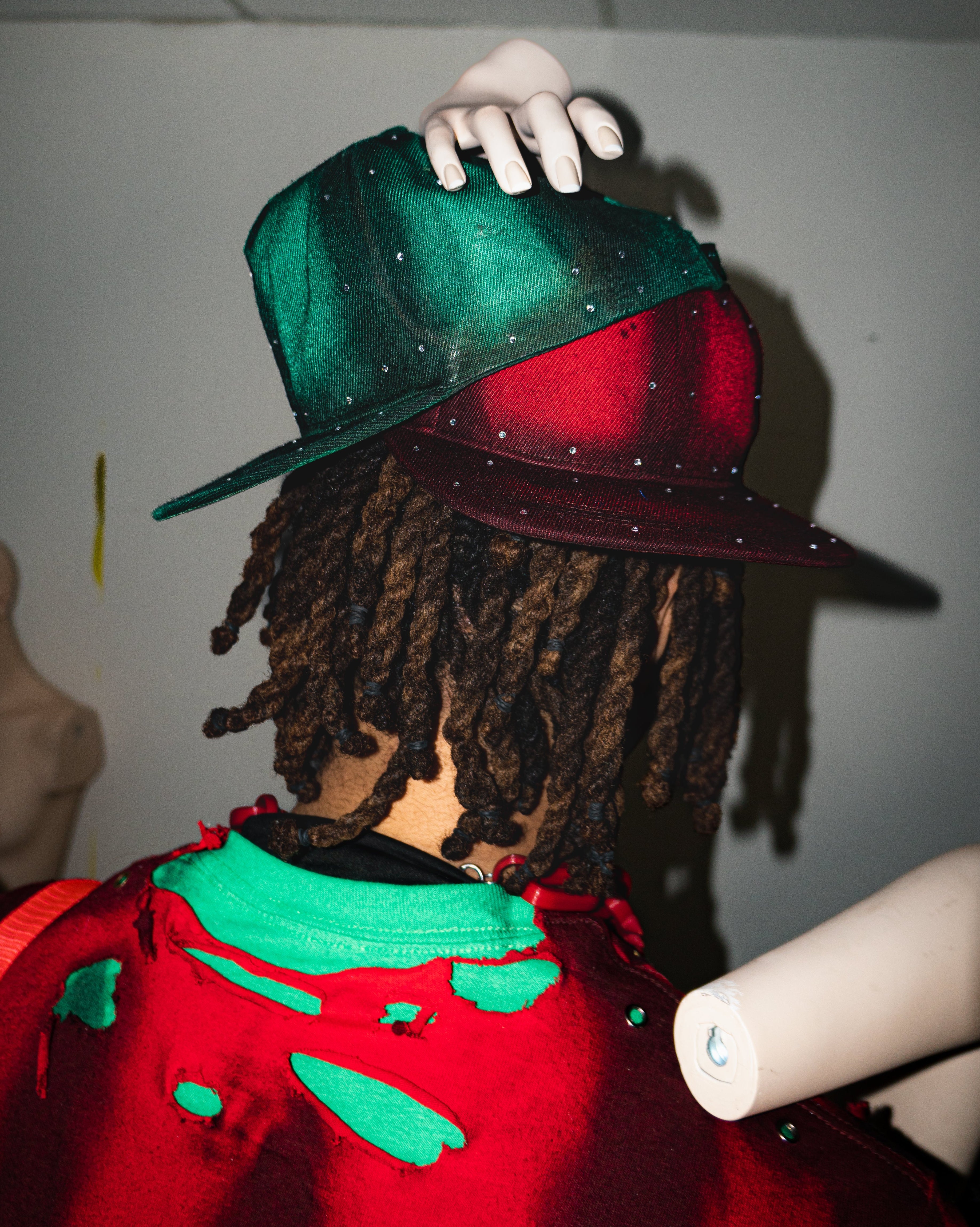NOUCHI X KMORPH - RED RHINESTONE CAP